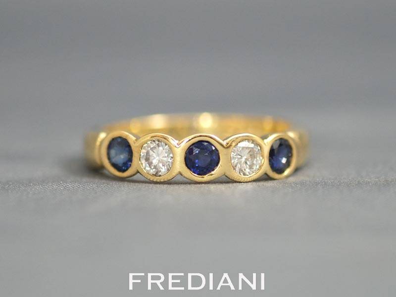 bague en or jaune saphirs et diamants