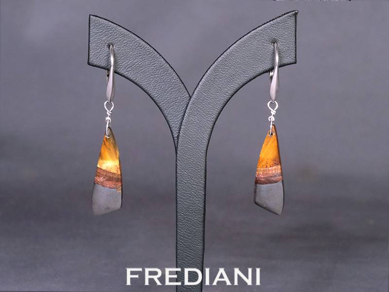 Boucles d'oreilles en argent 925/000 avec deux cabochons en Oeil de Tigre