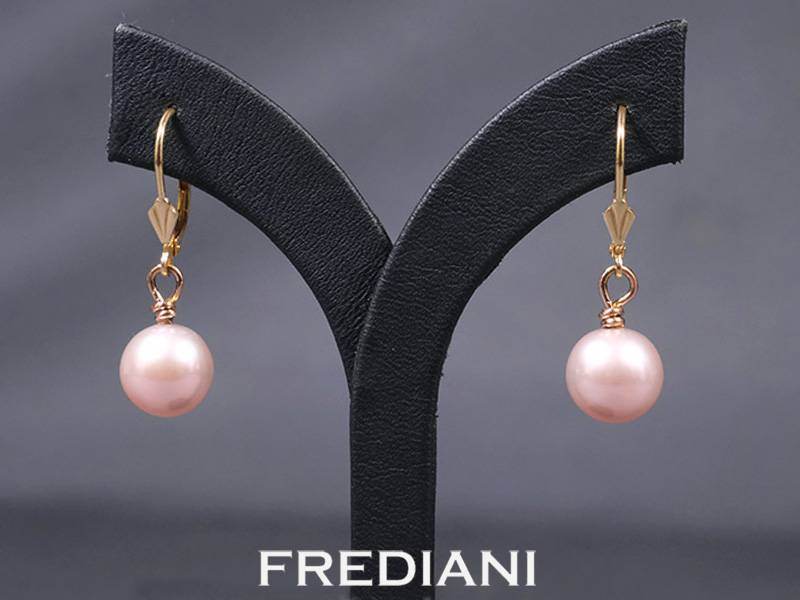 Boucles d'oreilles en or jaune 750/000 avec 2 perles de culture rosée de 10 mm