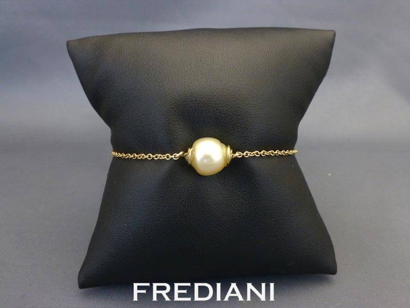 Bracelet en or jaune et perle dorée des Philippines
