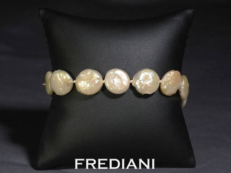 Bracelet en perles Keshi et fermoir en argent 925/00