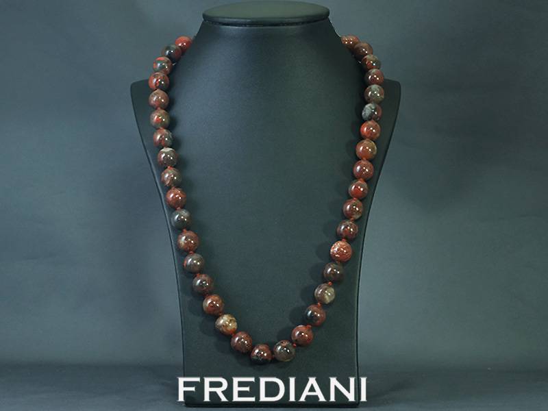 Collier en boules de jaspe naturel et fermoir en argent