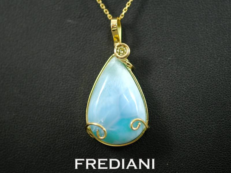 pendendentif en or jaune, larimar naturel et diamant jaune