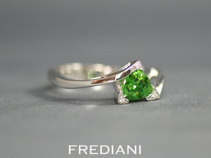bague or blanc grenat tsavorite et diamants