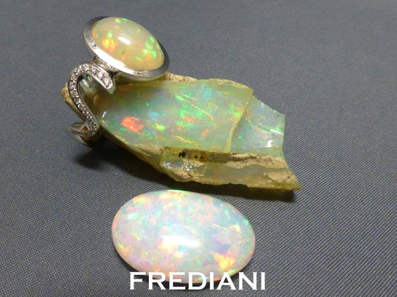 Bague en or blanc, opale et diamants