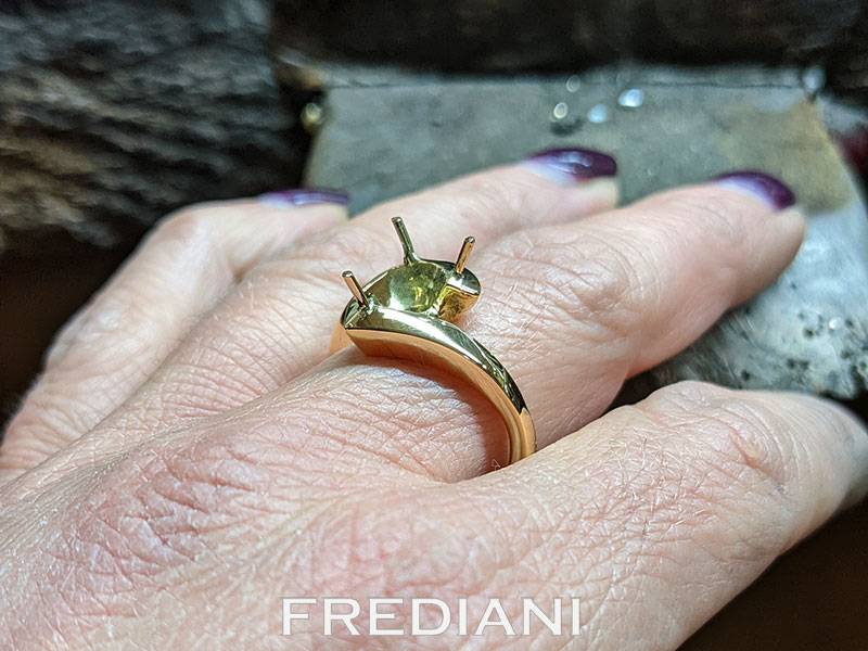 réalisation du modèle en or jaune