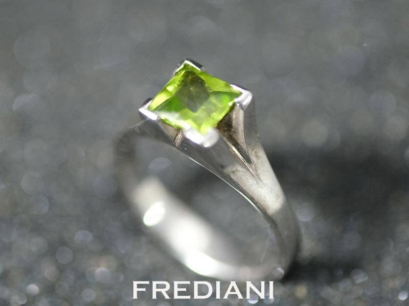 Bague en Argent et Péridot suiffé