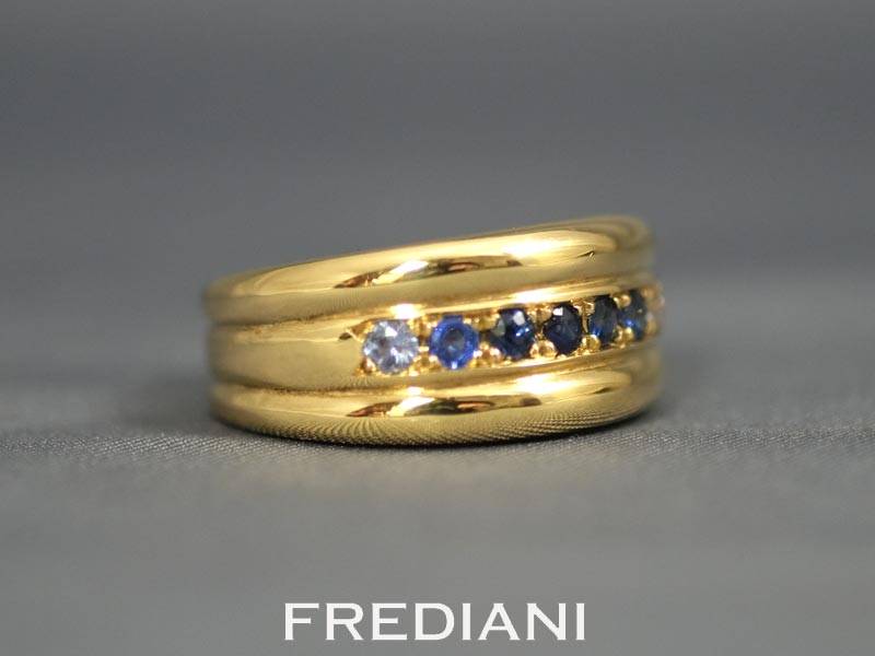 Bague en Or jaune et Saphirs bleus