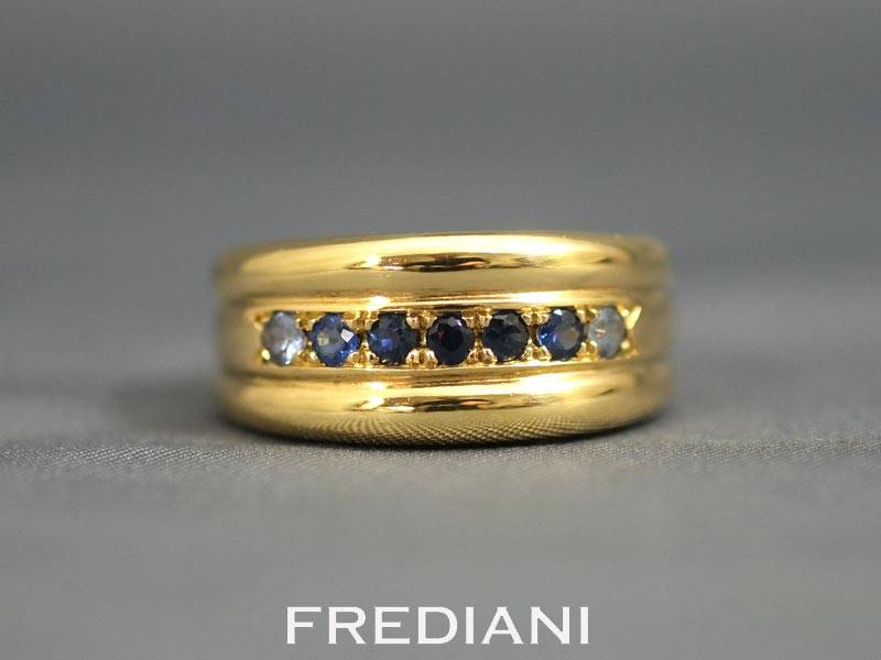 Bague en Or jaune et Saphirs bleus