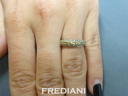 Bague pavage en Or blanc et Saphirs jaunes