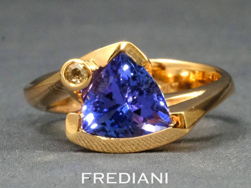 bague en or rose tanzanite troïdia et diamant brun