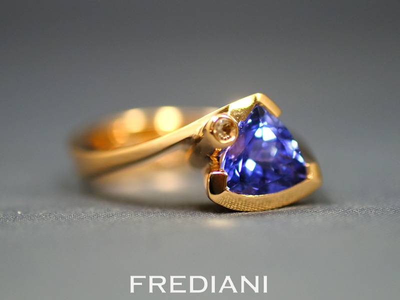 bague en or rose tanzanite troïdia et diamant brun
