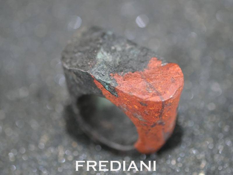 Bague en cuprite naturelle