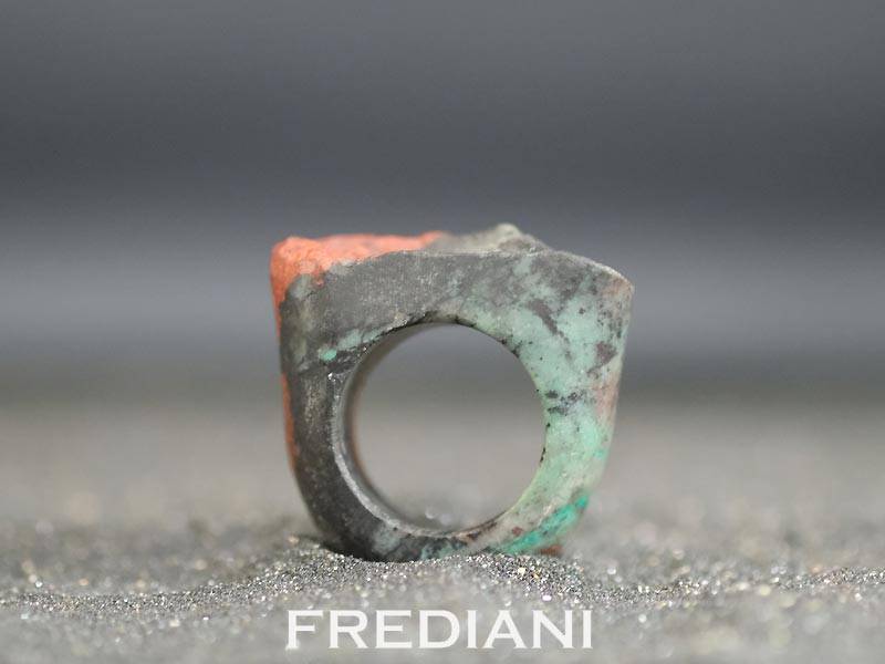 Bague en cuprite naturelle