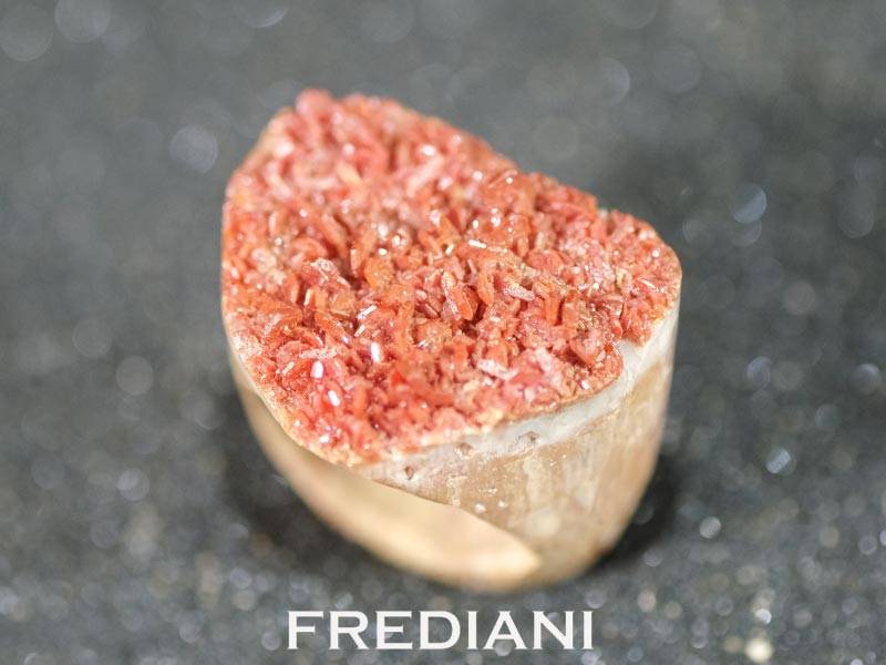Bague en Vanadinite naturelle