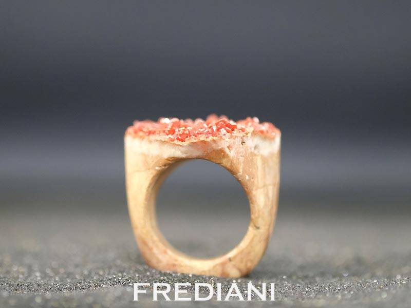 Bague en Vanadinite naturelle