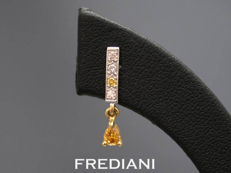 Boucles d'oreilles en or et diamants de couleur naturel