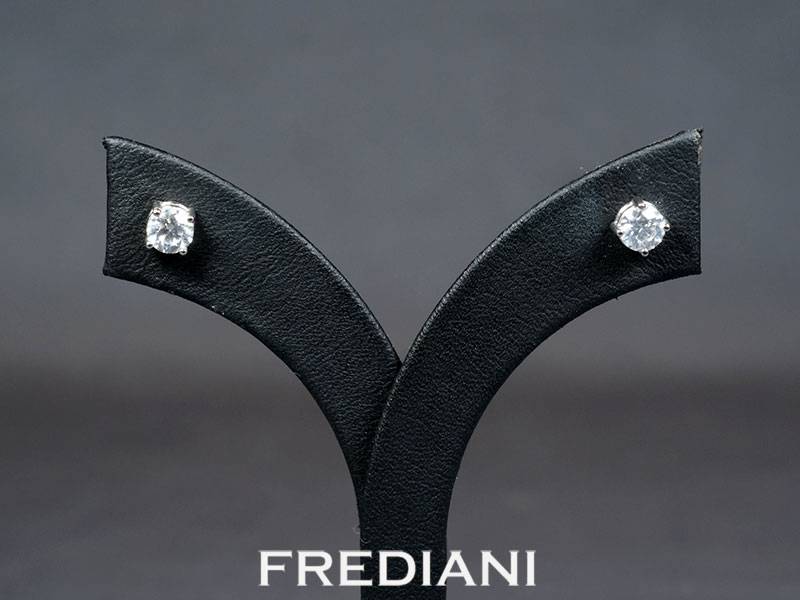 Boucles d'oreilles en or blanc diamants avec les pendants amovibles