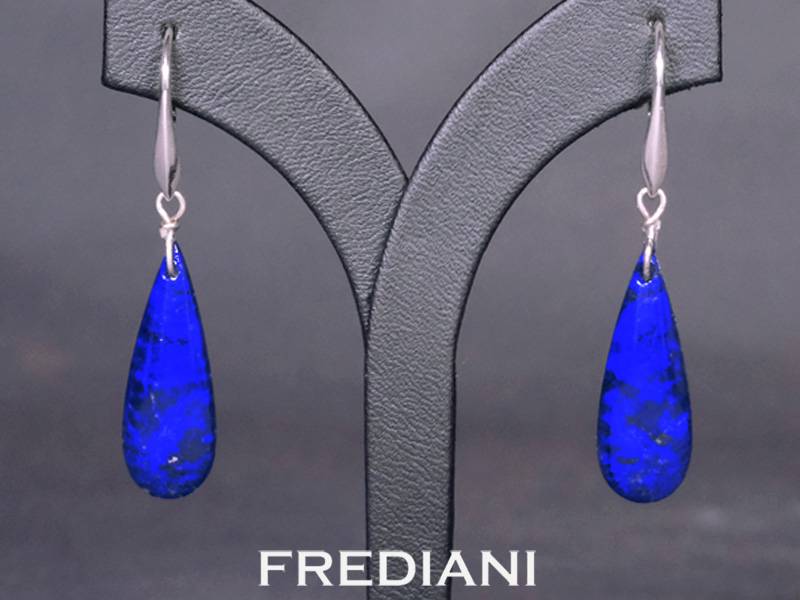 Boucles d'oreilles en argent 925/000 et lapis lazuli naturel.