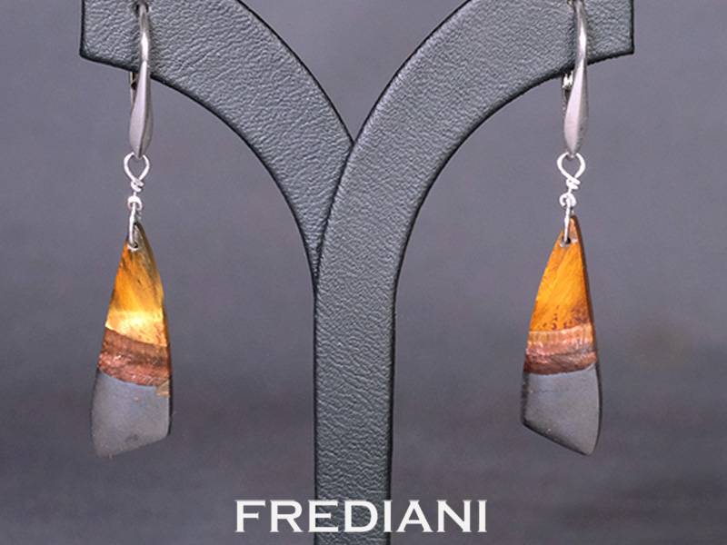 Boucles d'oreilles en argent 925/000 avec deux cabochons en Oeil de Tigre