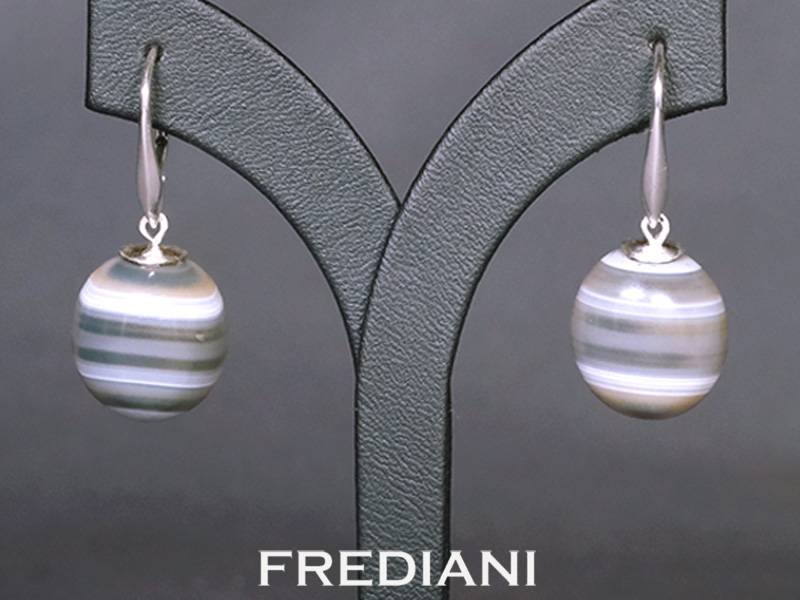 Boucles d'oreilles en argent 925/000 et 2 cabochons de calcédoine naturelle