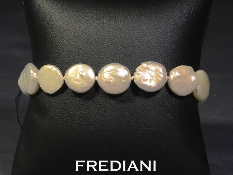 Bracelet en perles keshi et fermoir en argent 925/000