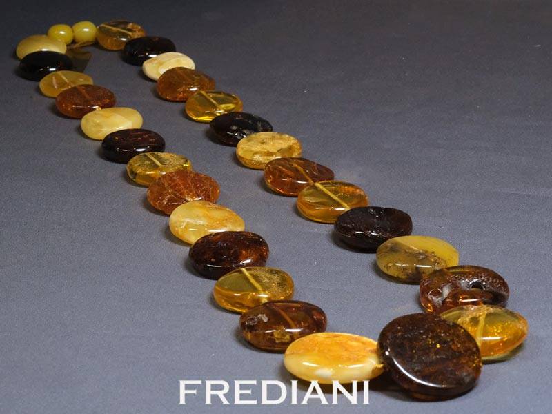 Collier en ambre naturel en provenance des rivages de la mer Baltique