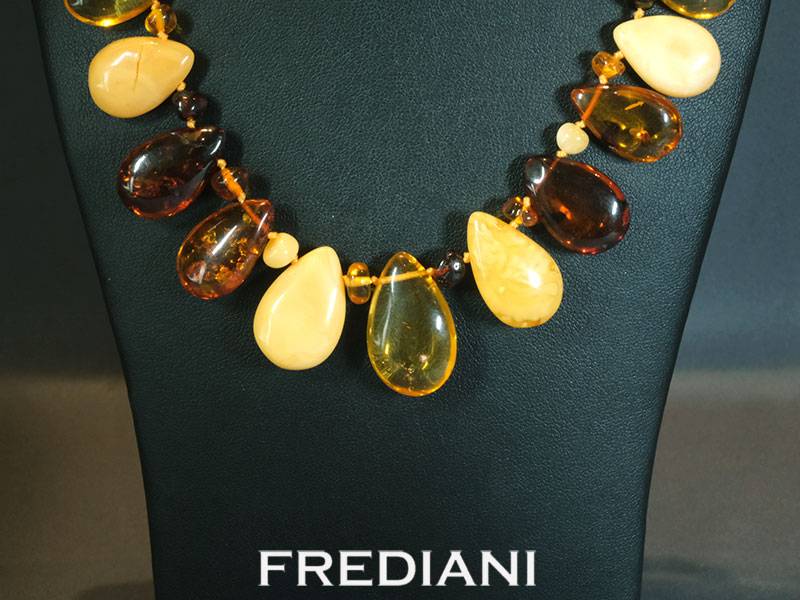 Collier en ambre naturel de la mer Baltique
