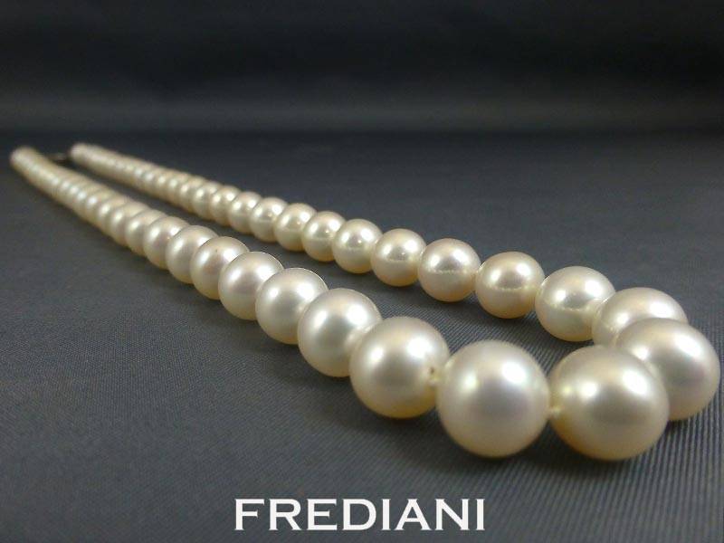 Collier en perles de culture avec fermoir en argent 925/000