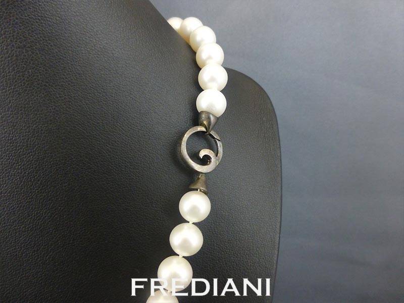 Collier en perles de culture avec fermoir en argent