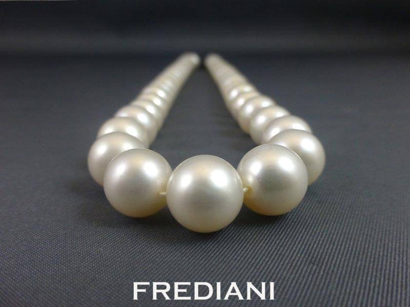 Collier en perles de culture avec fermoir en argent