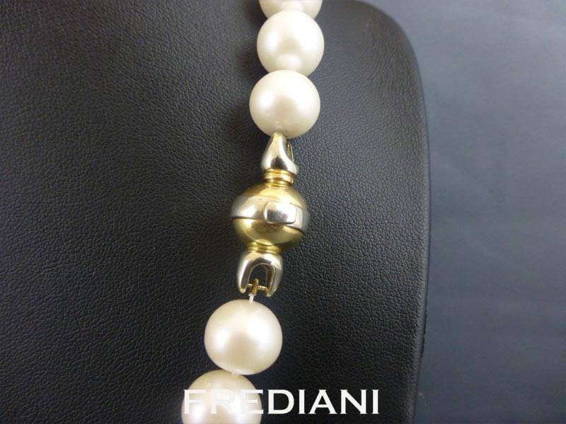 Collier en Perles de culture avec fermoir en or jaune