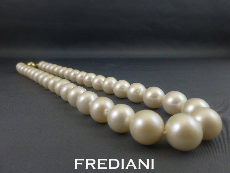 Collier en Perles de culture avec fermoir en or jaune