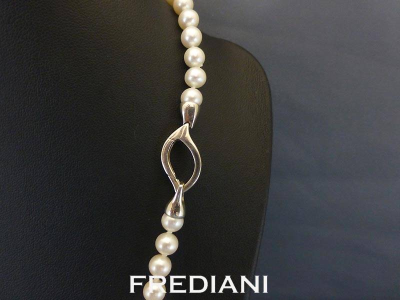 Collier en Perles de Chine avec fermoir en argent