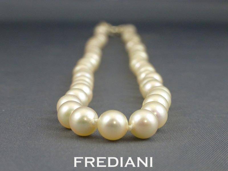 Collier en Perles de Chine avec fermoir en argent