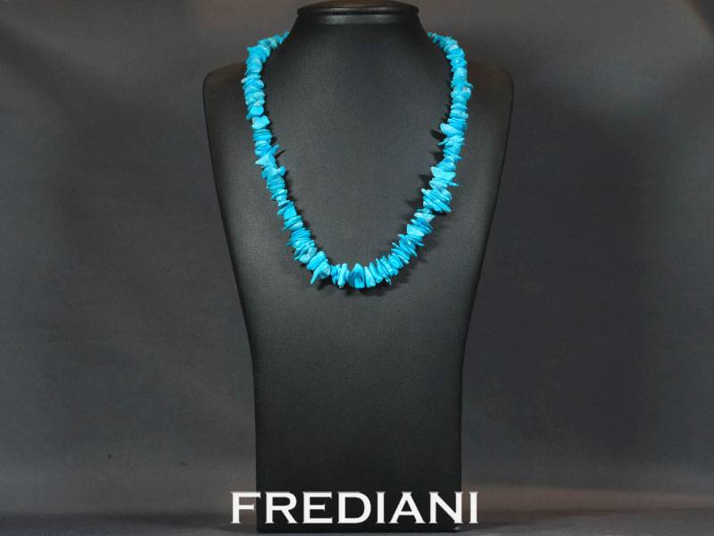 Collier en turquoises naturelles d'Arizona et fermoir en argent 925/000.