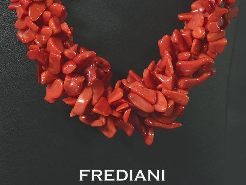 Collier en corail rouge naturel de Méditerranée avec un fermoir en argent 925/000