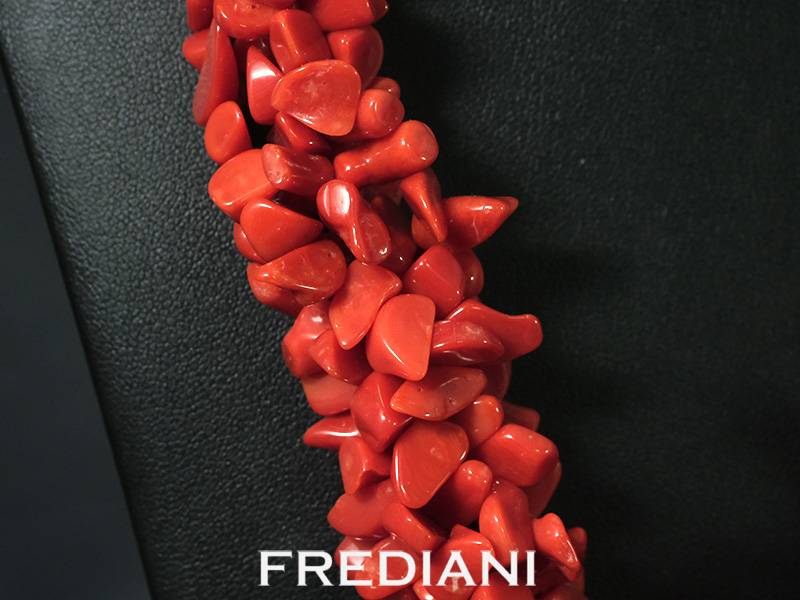 Collier en corail rouge naturel de Méditerranée avec un fermoir en argent 925/000