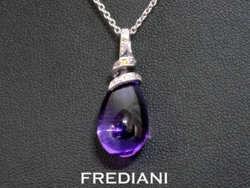 pendentif en or blanc serti d'une pampille en améthyste et 12 diamants