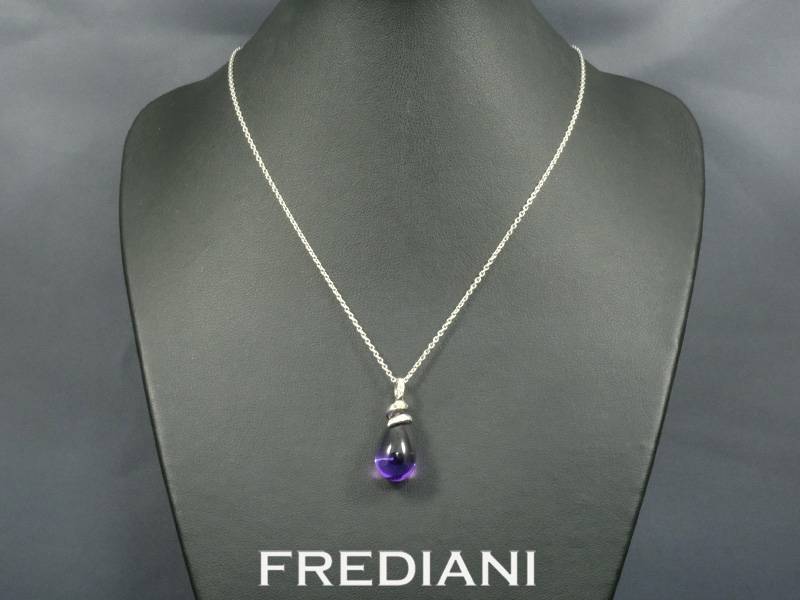 pendentif en or blanc serti d'une pampille en améthyste et 12 diamants