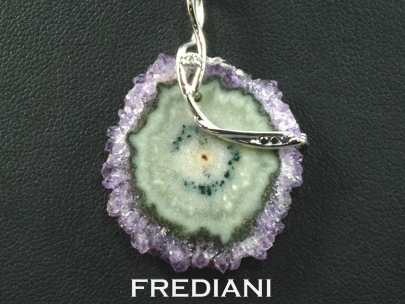 Pendentif en or blanc améthyste d'Uruguay et 4 diamants