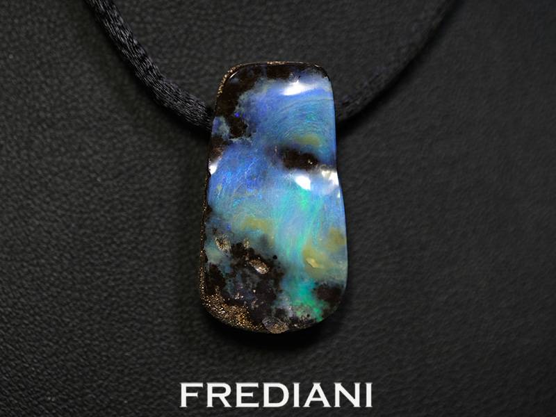Pendentif en opale boulder d'Australie