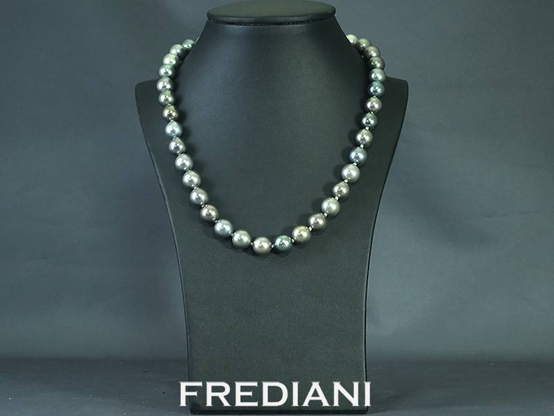 Collier de perles de Tahiti 10 mm et fermoir en or jaune