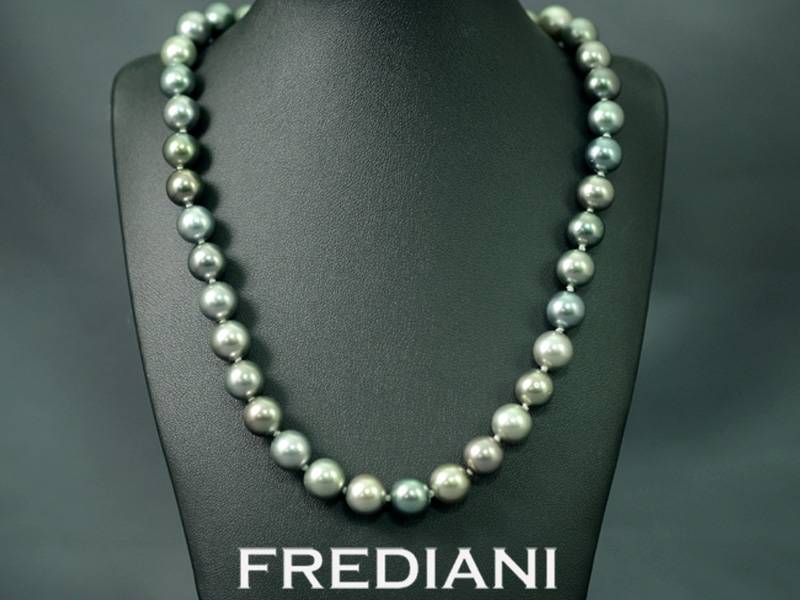 Collier de perles de Tahiti 10 mm et fermoir en or jaune