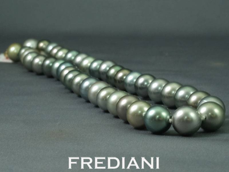 Collier de perles de Tahiti 10 mm et fermoir en or jaune