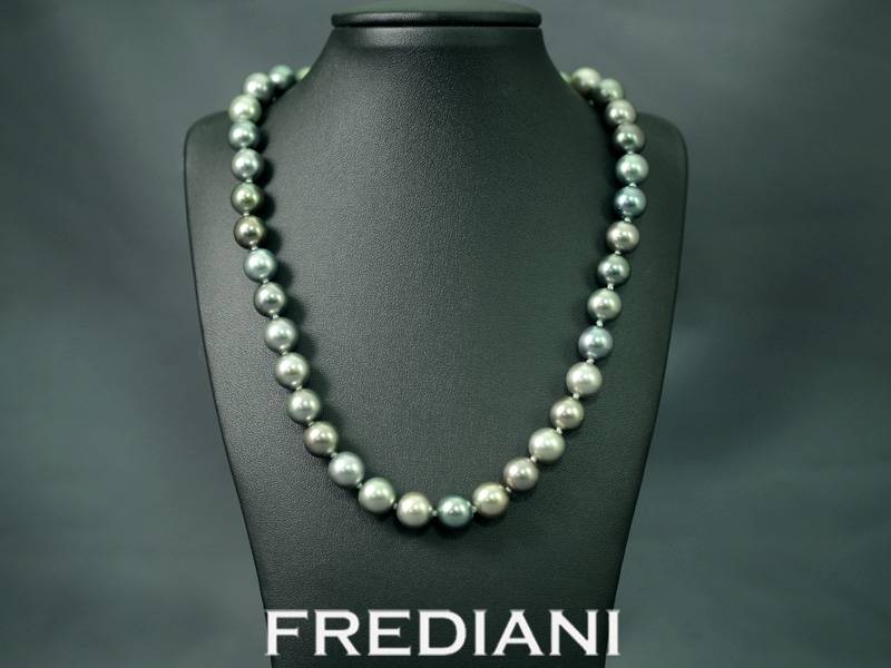 Collier de perles de Tahiti 10 mm et fermoir en or jaune