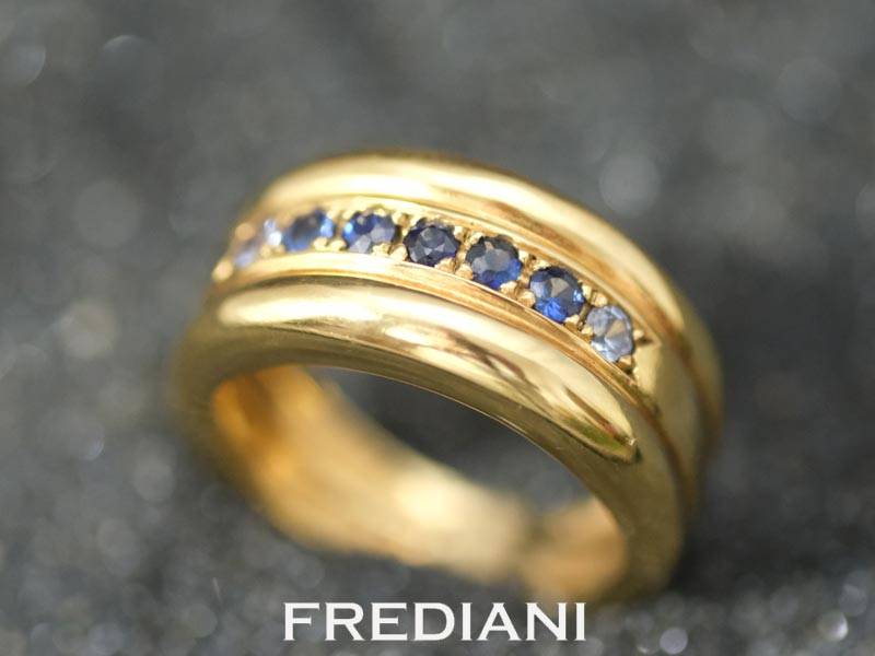 Bague en Or jaune et Saphirs bleus