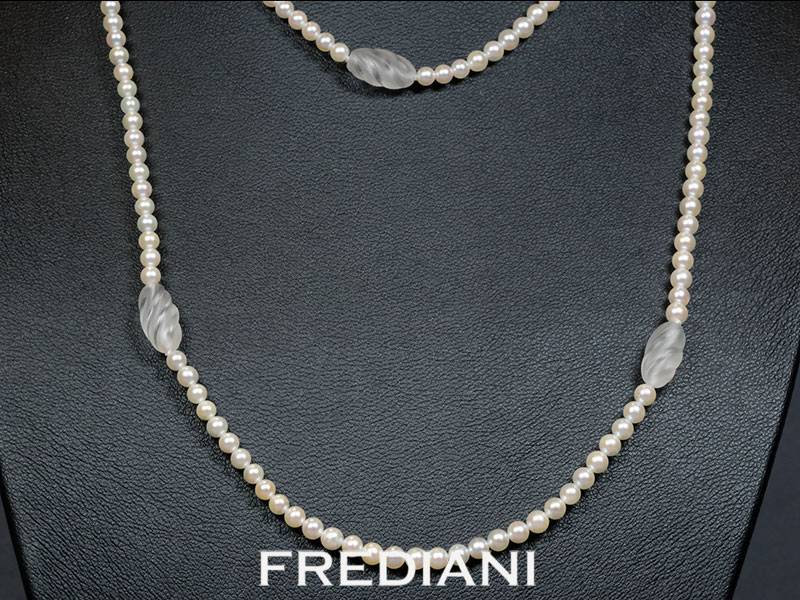 Sautoir en perles de culture 3 mm avec 7 perles ovales en quartz naturel godronnés